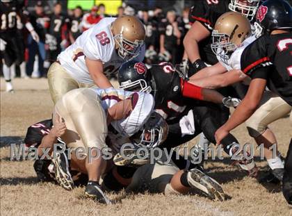 Thumbnail 2 in  Mt. Carmel vs. DuQuoin (IHSA Class 3A Quarterfinal) photogallery.