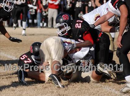 Thumbnail 3 in  Mt. Carmel vs. DuQuoin (IHSA Class 3A Quarterfinal) photogallery.