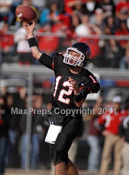 Thumbnail 3 in  Mt. Carmel vs. DuQuoin (IHSA Class 3A Quarterfinal) photogallery.