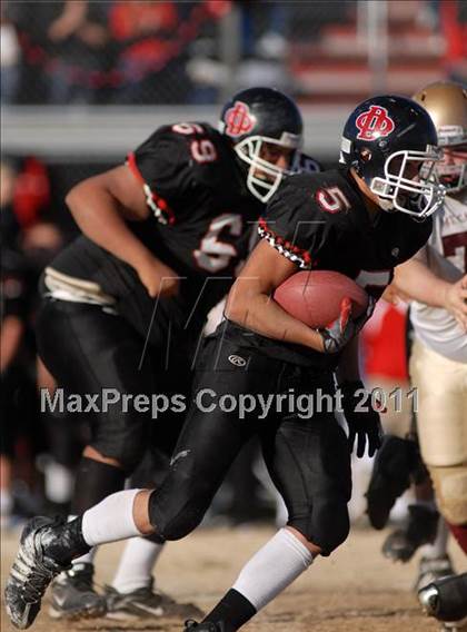 Thumbnail 2 in  Mt. Carmel vs. DuQuoin (IHSA Class 3A Quarterfinal) photogallery.