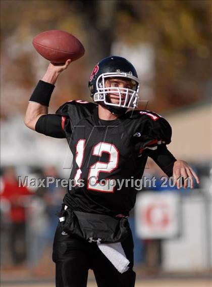 Thumbnail 2 in  Mt. Carmel vs. DuQuoin (IHSA Class 3A Quarterfinal) photogallery.
