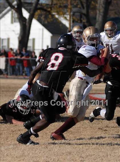 Thumbnail 1 in  Mt. Carmel vs. DuQuoin (IHSA Class 3A Quarterfinal) photogallery.