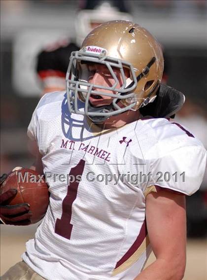 Thumbnail 3 in  Mt. Carmel vs. DuQuoin (IHSA Class 3A Quarterfinal) photogallery.