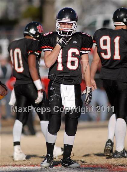 Thumbnail 3 in  Mt. Carmel vs. DuQuoin (IHSA Class 3A Quarterfinal) photogallery.