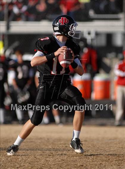 Thumbnail 3 in  Mt. Carmel vs. DuQuoin (IHSA Class 3A Quarterfinal) photogallery.