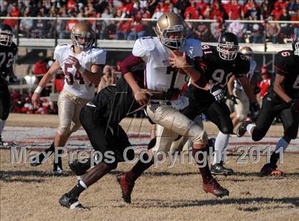 Thumbnail 1 in  Mt. Carmel vs. DuQuoin (IHSA Class 3A Quarterfinal) photogallery.