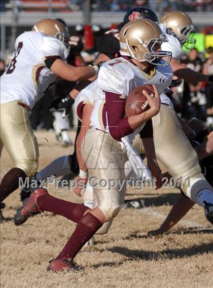Thumbnail 2 in  Mt. Carmel vs. DuQuoin (IHSA Class 3A Quarterfinal) photogallery.