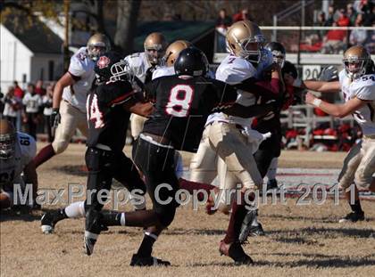 Thumbnail 2 in  Mt. Carmel vs. DuQuoin (IHSA Class 3A Quarterfinal) photogallery.