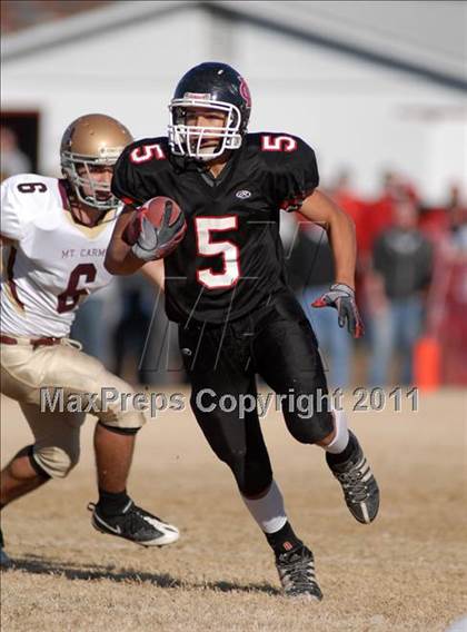 Thumbnail 2 in  Mt. Carmel vs. DuQuoin (IHSA Class 3A Quarterfinal) photogallery.