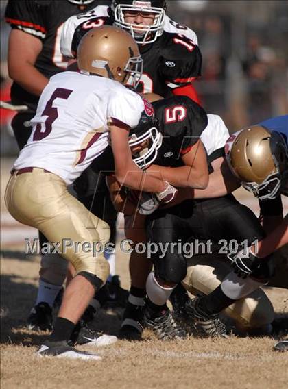 Thumbnail 1 in  Mt. Carmel vs. DuQuoin (IHSA Class 3A Quarterfinal) photogallery.
