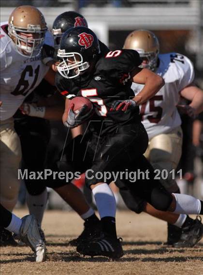 Thumbnail 2 in  Mt. Carmel vs. DuQuoin (IHSA Class 3A Quarterfinal) photogallery.