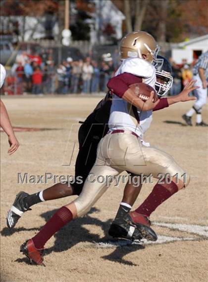 Thumbnail 2 in  Mt. Carmel vs. DuQuoin (IHSA Class 3A Quarterfinal) photogallery.