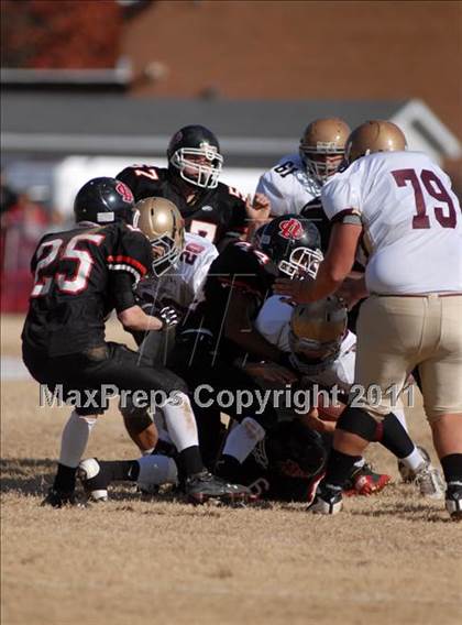 Thumbnail 2 in  Mt. Carmel vs. DuQuoin (IHSA Class 3A Quarterfinal) photogallery.