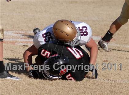 Thumbnail 2 in  Mt. Carmel vs. DuQuoin (IHSA Class 3A Quarterfinal) photogallery.