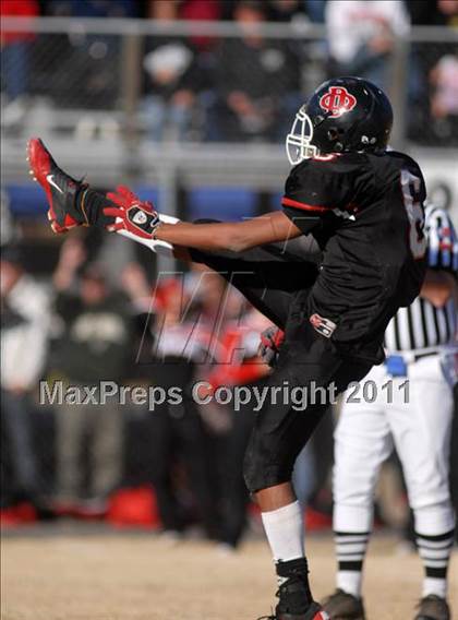 Thumbnail 1 in  Mt. Carmel vs. DuQuoin (IHSA Class 3A Quarterfinal) photogallery.
