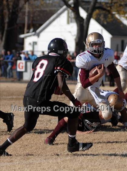 Thumbnail 3 in  Mt. Carmel vs. DuQuoin (IHSA Class 3A Quarterfinal) photogallery.