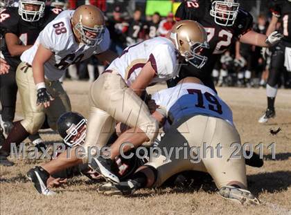 Thumbnail 3 in  Mt. Carmel vs. DuQuoin (IHSA Class 3A Quarterfinal) photogallery.