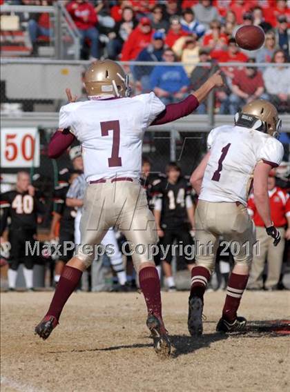 Thumbnail 3 in  Mt. Carmel vs. DuQuoin (IHSA Class 3A Quarterfinal) photogallery.