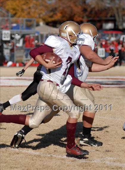Thumbnail 3 in  Mt. Carmel vs. DuQuoin (IHSA Class 3A Quarterfinal) photogallery.