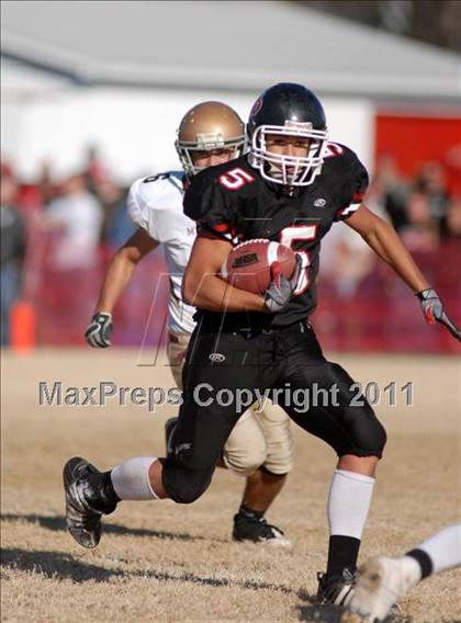 Thumbnail 1 in  Mt. Carmel vs. DuQuoin (IHSA Class 3A Quarterfinal) photogallery.