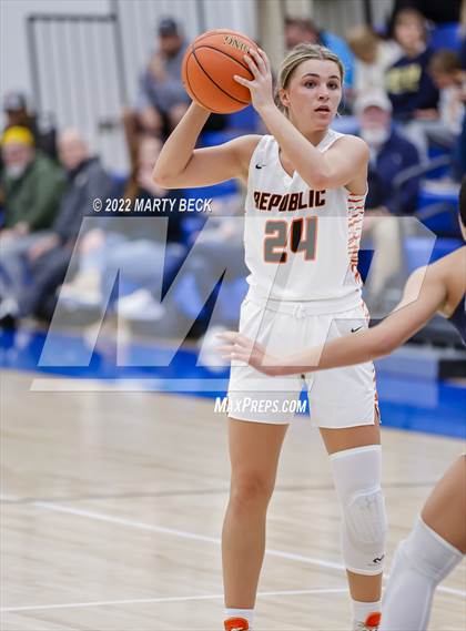 Thumbnail 2 in Republic vs Helias (The 48 Hours of Basketball) photogallery.