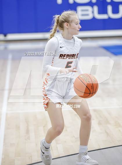 Thumbnail 3 in Republic vs Helias (The 48 Hours of Basketball) photogallery.