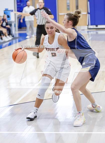 Thumbnail 3 in Republic vs Helias (The 48 Hours of Basketball) photogallery.