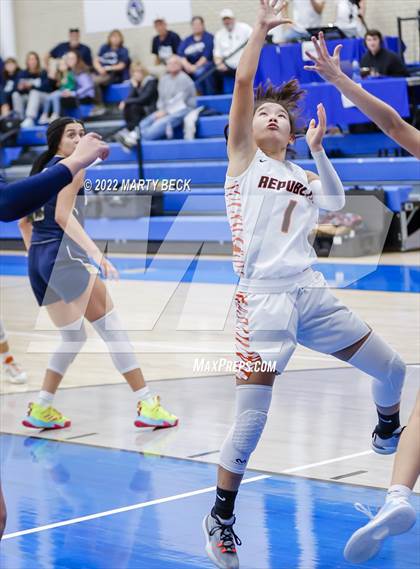 Thumbnail 2 in Republic vs Helias (The 48 Hours of Basketball) photogallery.