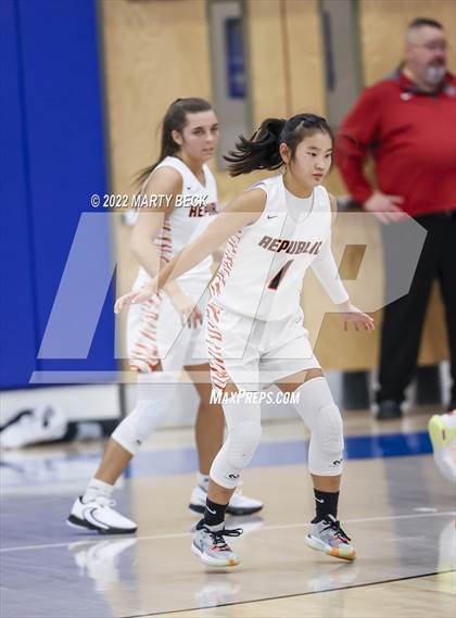 Thumbnail 2 in Republic vs Helias (The 48 Hours of Basketball) photogallery.