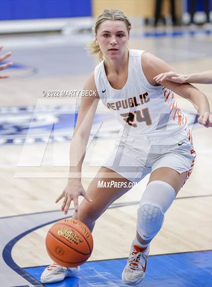 Thumbnail 2 in Republic vs Helias (The 48 Hours of Basketball) photogallery.