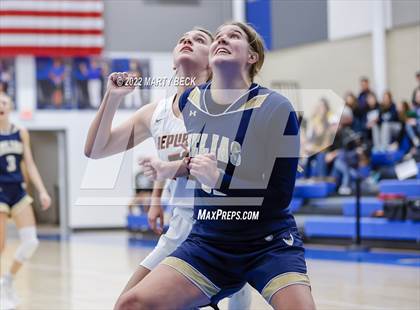 Thumbnail 2 in Republic vs Helias (The 48 Hours of Basketball) photogallery.