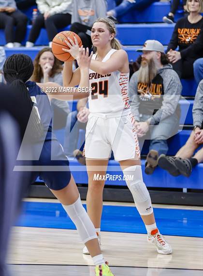 Thumbnail 3 in Republic vs Helias (The 48 Hours of Basketball) photogallery.