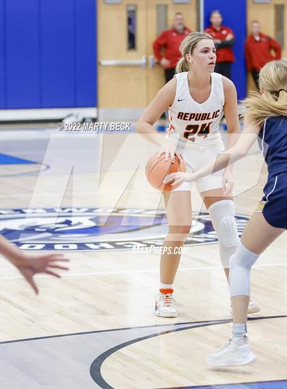 Thumbnail 1 in Republic vs Helias (The 48 Hours of Basketball) photogallery.