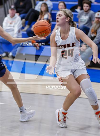 Thumbnail 1 in Republic vs Helias (The 48 Hours of Basketball) photogallery.