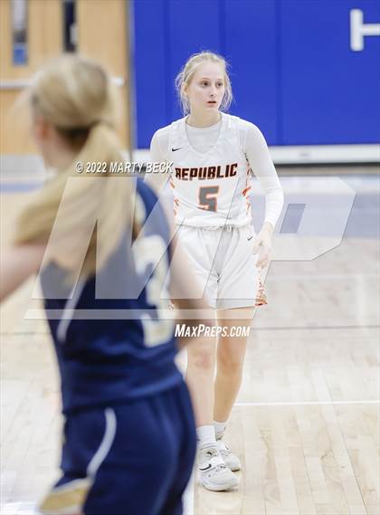 Thumbnail 1 in Republic vs Helias (The 48 Hours of Basketball) photogallery.