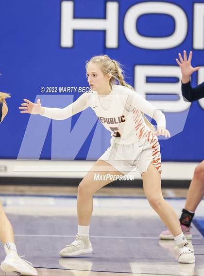 Thumbnail 2 in Republic vs Helias (The 48 Hours of Basketball) photogallery.