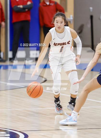 Thumbnail 2 in Republic vs Helias (The 48 Hours of Basketball) photogallery.