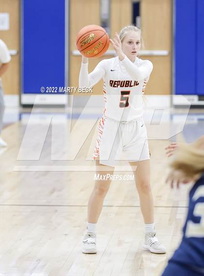 Thumbnail 2 in Republic vs Helias (The 48 Hours of Basketball) photogallery.