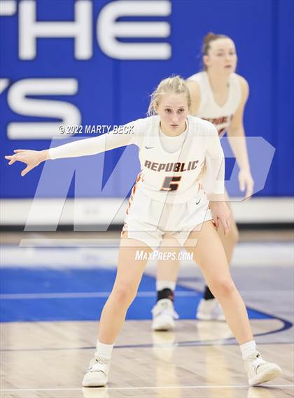 Thumbnail 1 in Republic vs Helias (The 48 Hours of Basketball) photogallery.