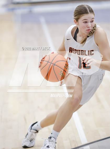 Thumbnail 3 in Republic vs Helias (The 48 Hours of Basketball) photogallery.