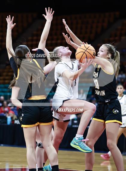Thumbnail 1 in Green Mountain @ Roosevelt (CHSSA 5A Great 8) photogallery.