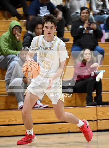 Thumbnail 2 in Edison vs. Rio Americano (916 vs. 209 Challenge) photogallery.