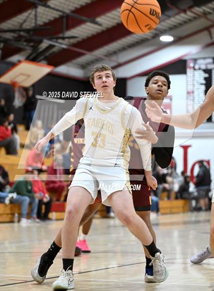 Thumbnail 1 in Edison vs. Rio Americano (916 vs. 209 Challenge) photogallery.