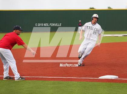 Thumbnail 1 in Allen vs. Boyd (UIL 6A Regional Quarterfinal) photogallery.