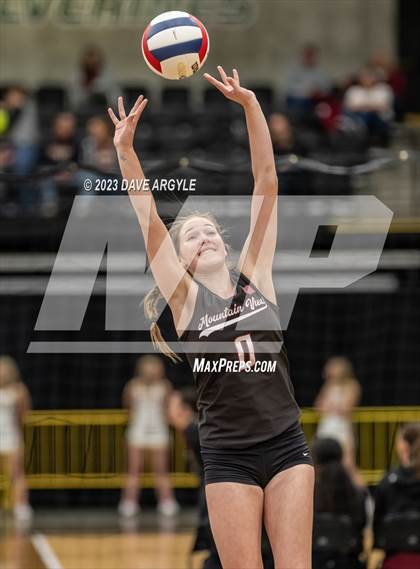 Thumbnail 2 in Mountain View vs. Hurricane (UHSAA 4A Tournament) photogallery.