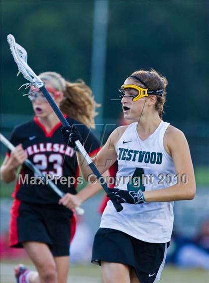 Thumbnail 3 in Wellesley vs Westwood (MIAA Division 1 South Final) photogallery.
