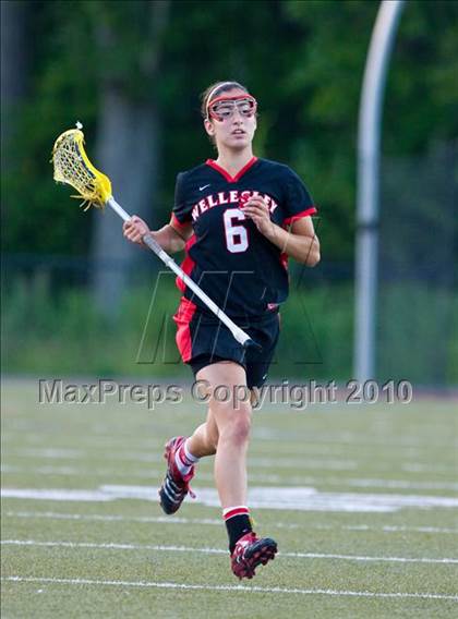 Thumbnail 1 in Wellesley vs Westwood (MIAA Division 1 South Final) photogallery.