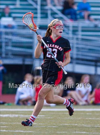 Thumbnail 3 in Wellesley vs Westwood (MIAA Division 1 South Final) photogallery.