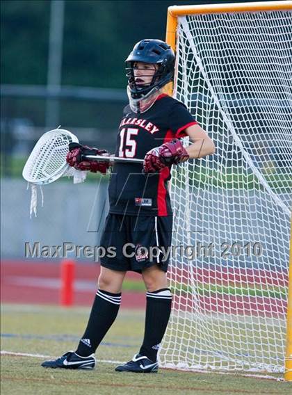 Thumbnail 1 in Wellesley vs Westwood (MIAA Division 1 South Final) photogallery.