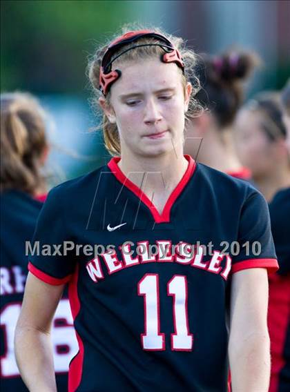 Thumbnail 2 in Wellesley vs Westwood (MIAA Division 1 South Final) photogallery.
